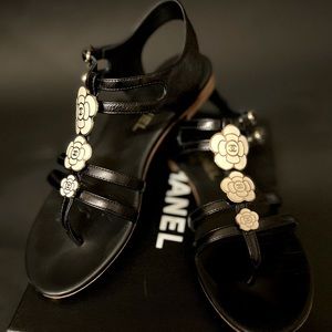 Authentic Chanel Camellia Leather Thong Sandal Size 5
